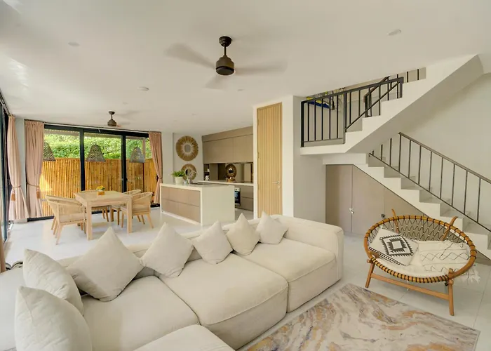 Villa Stylish 4br With Private Pool In Batu Bolong *