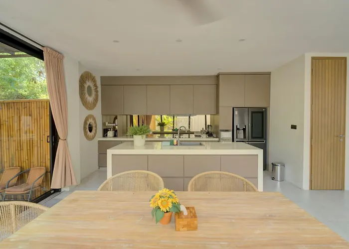 Stylish 4br With Private Pool In Batu Bolong Canggu