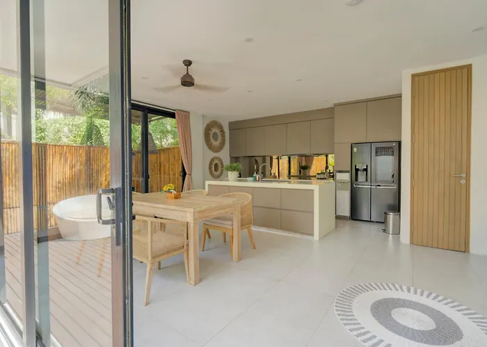 Stylish 4br With Private Pool In Batu Bolong
