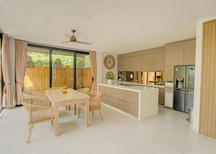 Stylish 4br With Private Pool In Batu Bolong