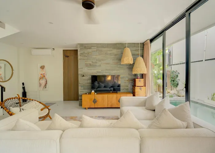 Stylish 4br With Private Pool In Batu Bolong Villa