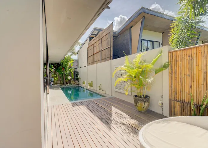 Villa Stylish 4br With Private Pool In Batu Bolong *
