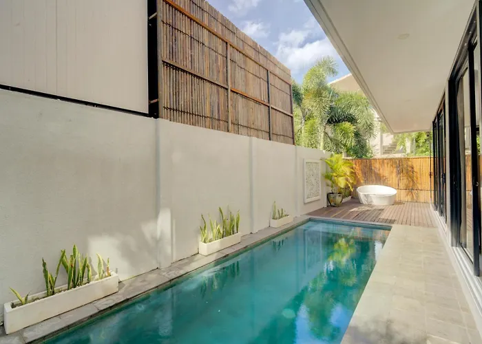 Villa Stylish 4br With Private Pool In Batu Bolong
