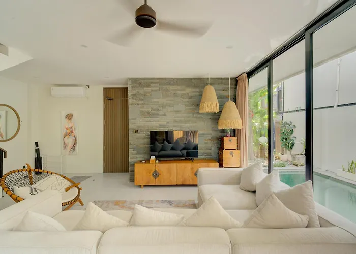 Villa Stylish 4br With Private Pool In Batu Bolong