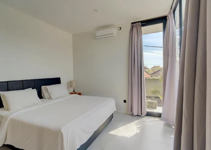 Stylish 4br With Private Pool In Batu Bolong