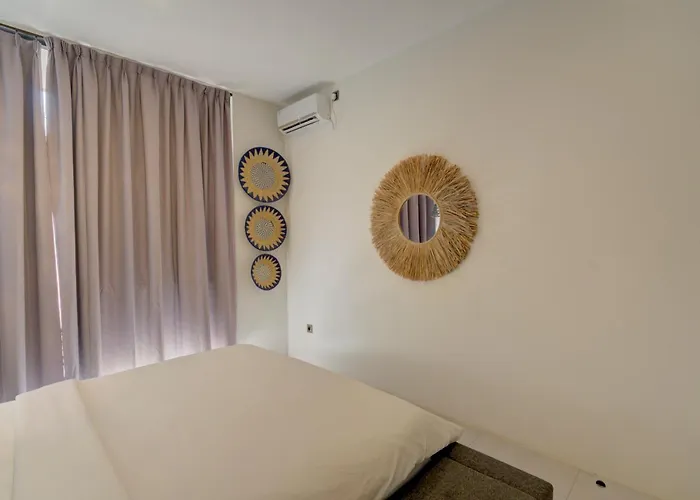 Stylish 4br With Private Pool In Batu Bolong *