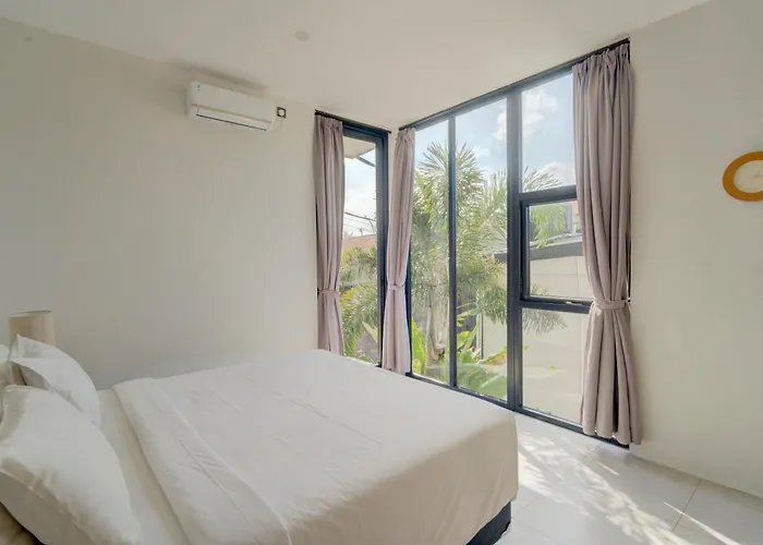 Stylish 4br With Private Pool In Batu Bolong Villa
