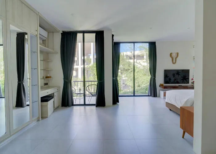 Stylish 4br With Private Pool In Batu Bolong *