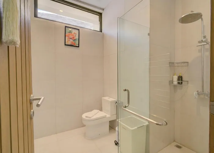 Stylish 4br With Private Pool In Batu Bolong Villa