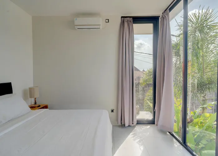 Stylish 4br With Private Pool In Batu Bolong