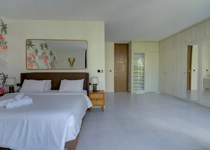 Stylish 4br With Private Pool In Batu Bolong Villa Canggu
