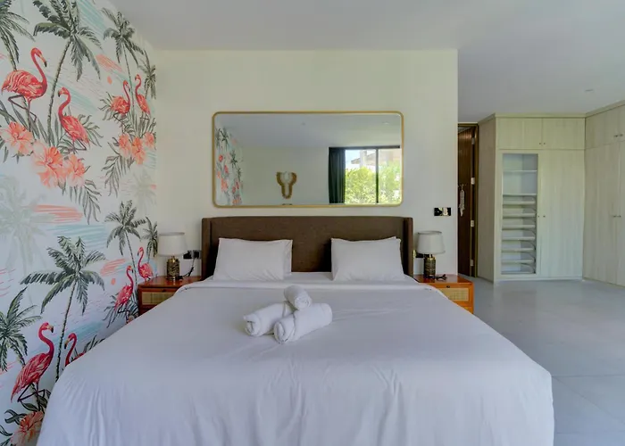 Stylish 4br With Private Pool In Batu Bolong Canggu