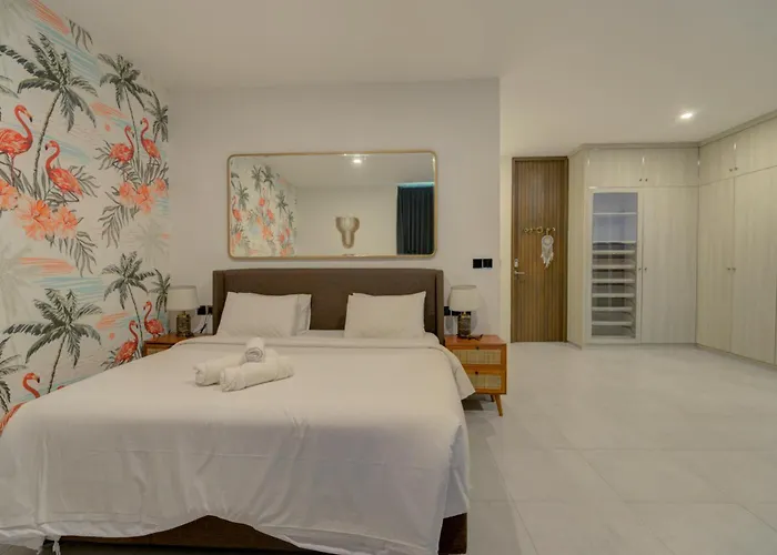 Stylish 4br With Private Pool In Batu Bolong