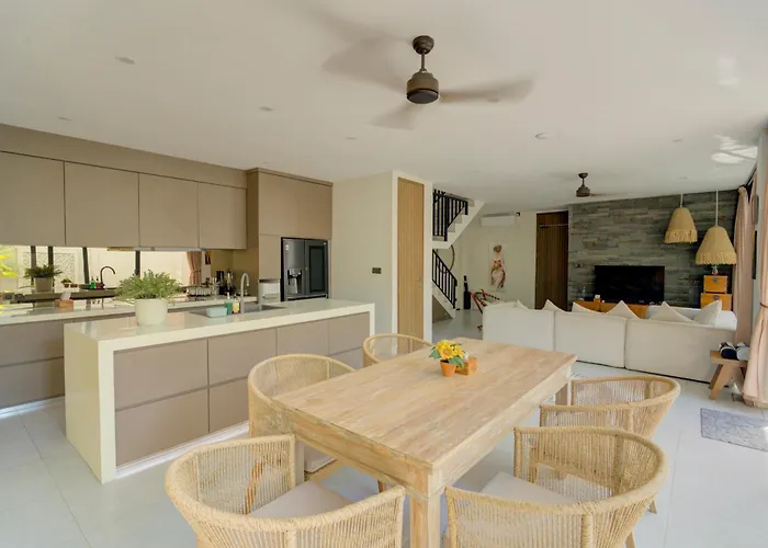 Stylish 4br With Private Pool In Batu Bolong Villa