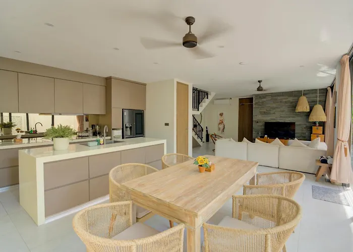 Villa Stylish 4br With Private Pool In Batu Bolong Canggu