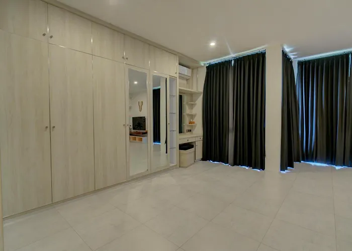 Stylish 4br With Private Pool In Batu Bolong Villa *