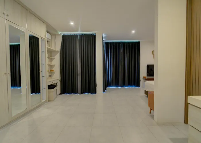 Villa Stylish 4br With Private Pool In Batu Bolong Canggu