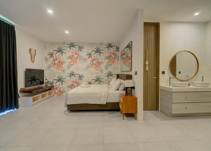 Stylish 4br With Private Pool In Batu Bolong *
