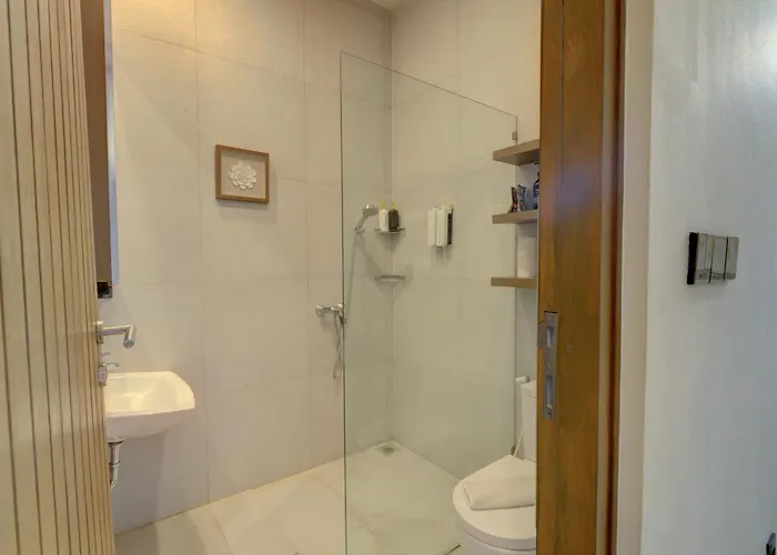 Stylish 4br With Private Pool In Batu Bolong Canggu