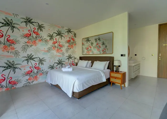 Stylish 4br With Private Pool In Batu Bolong *